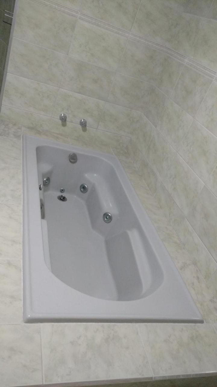 Hotel Mariluz Telemaco Borba Экстерьер фото