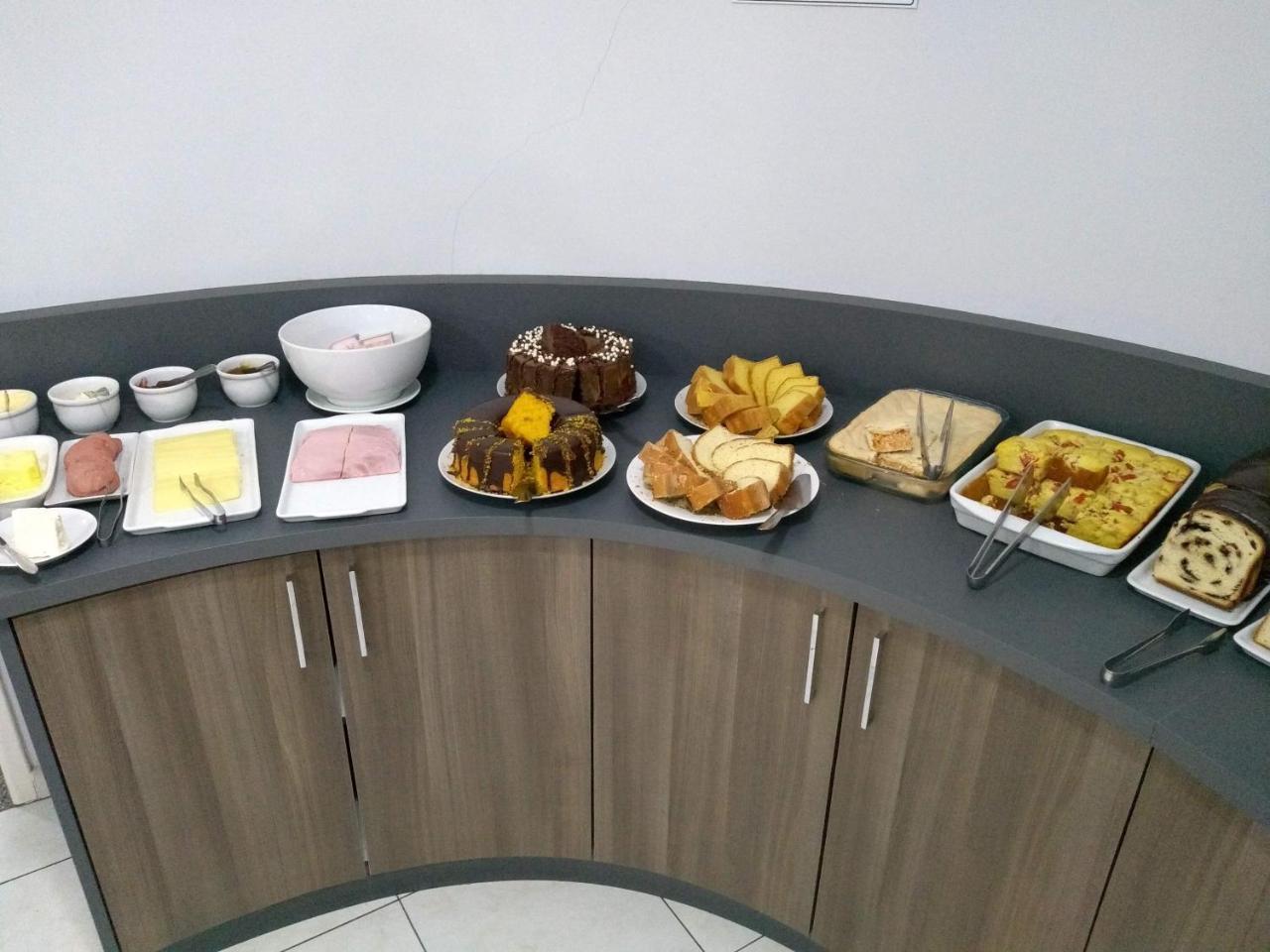 Hotel Mariluz Telemaco Borba Экстерьер фото