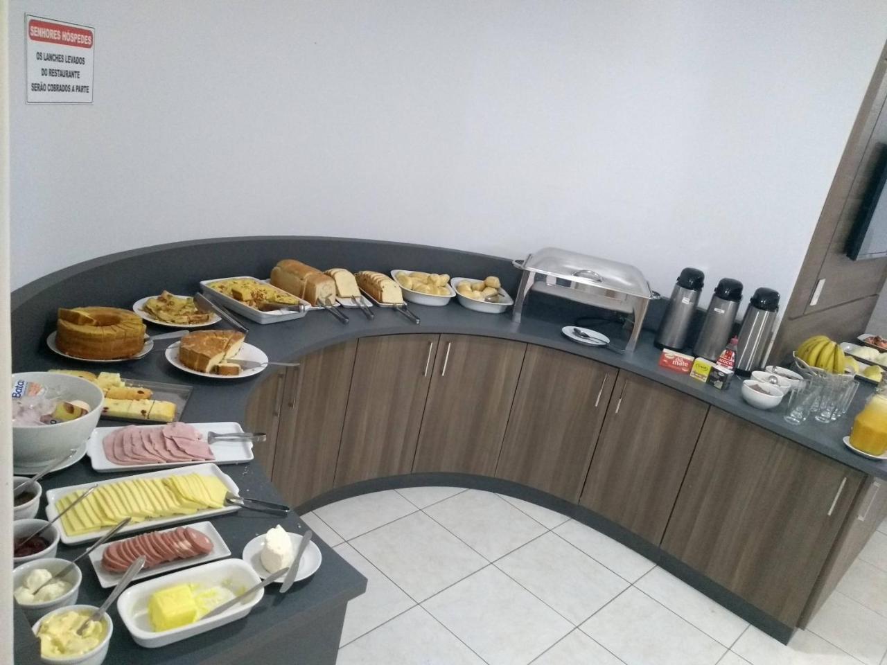 Hotel Mariluz Telemaco Borba Экстерьер фото